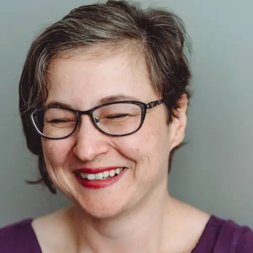 Bobbie Gentili headshot laughing 